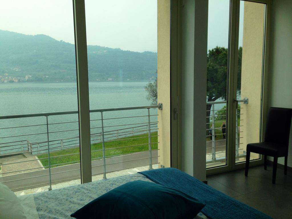 A Lago Marone Room photo
